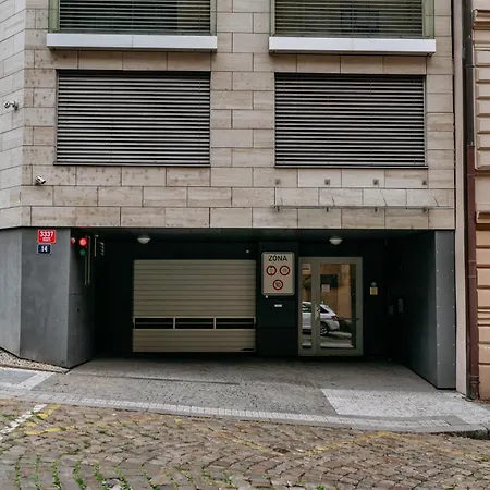 Apartmán Days - - Serene Balcony - Garage Parking - Large Tv With Netflix