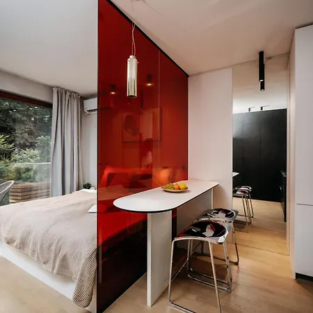 Days - - Serene Balcony - Garage Parking - Large Tv With Netflix Apartmán *